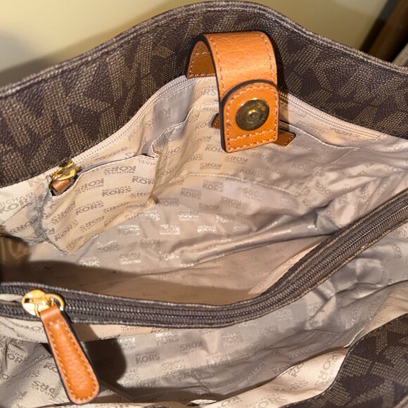 Michael Kors designer monogram leather tote/bag like new - Picture 11 of 11